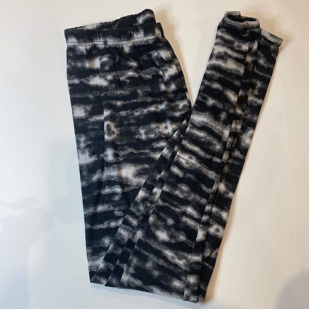 Tie dye black and white leggings
